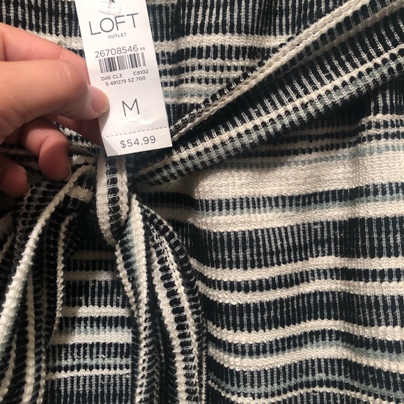 LOFT SKIRT - Picture 2 of 2